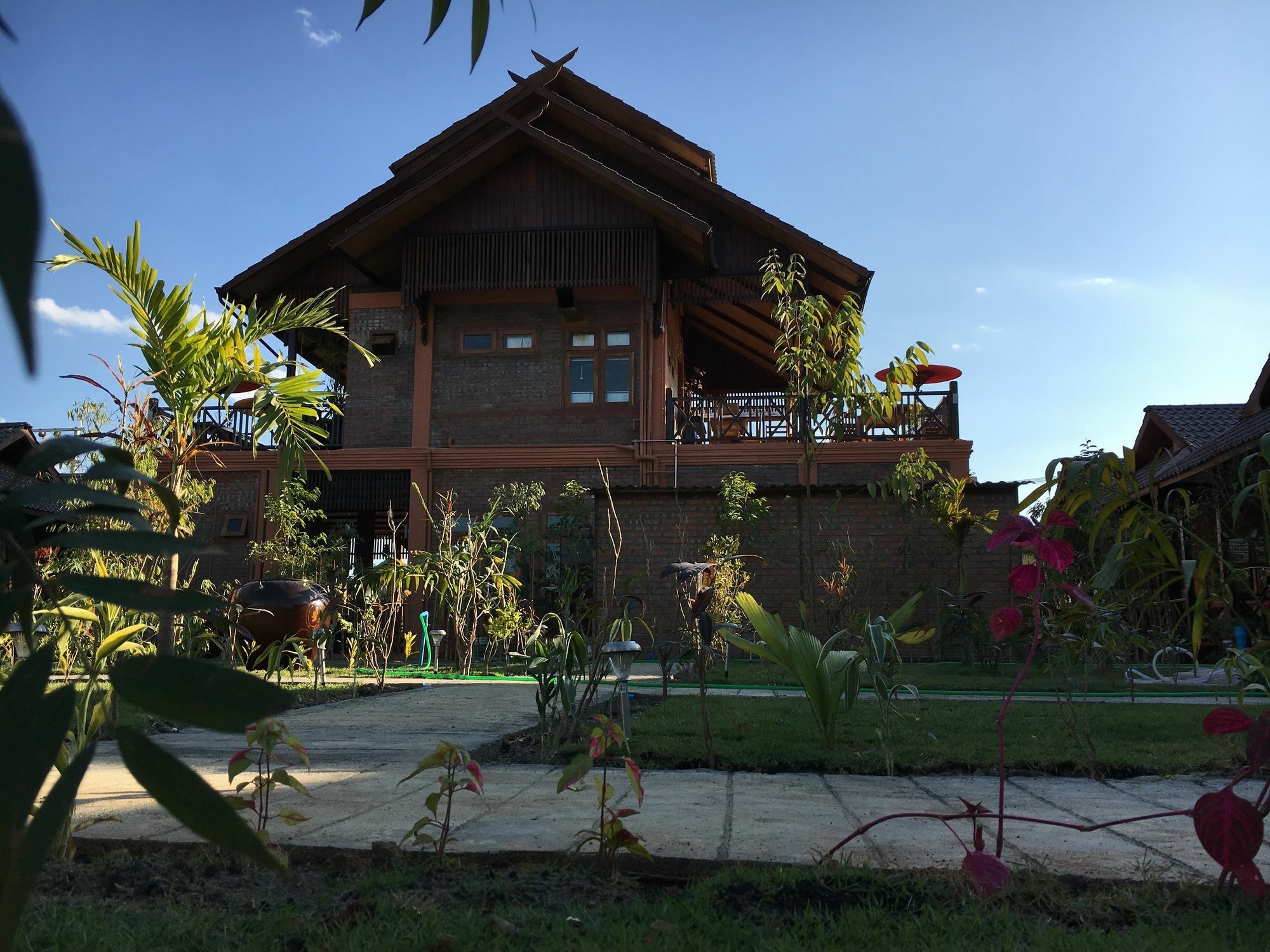 Inle Cottage Boutique Hotel Ньоншуэ Экстерьер фото